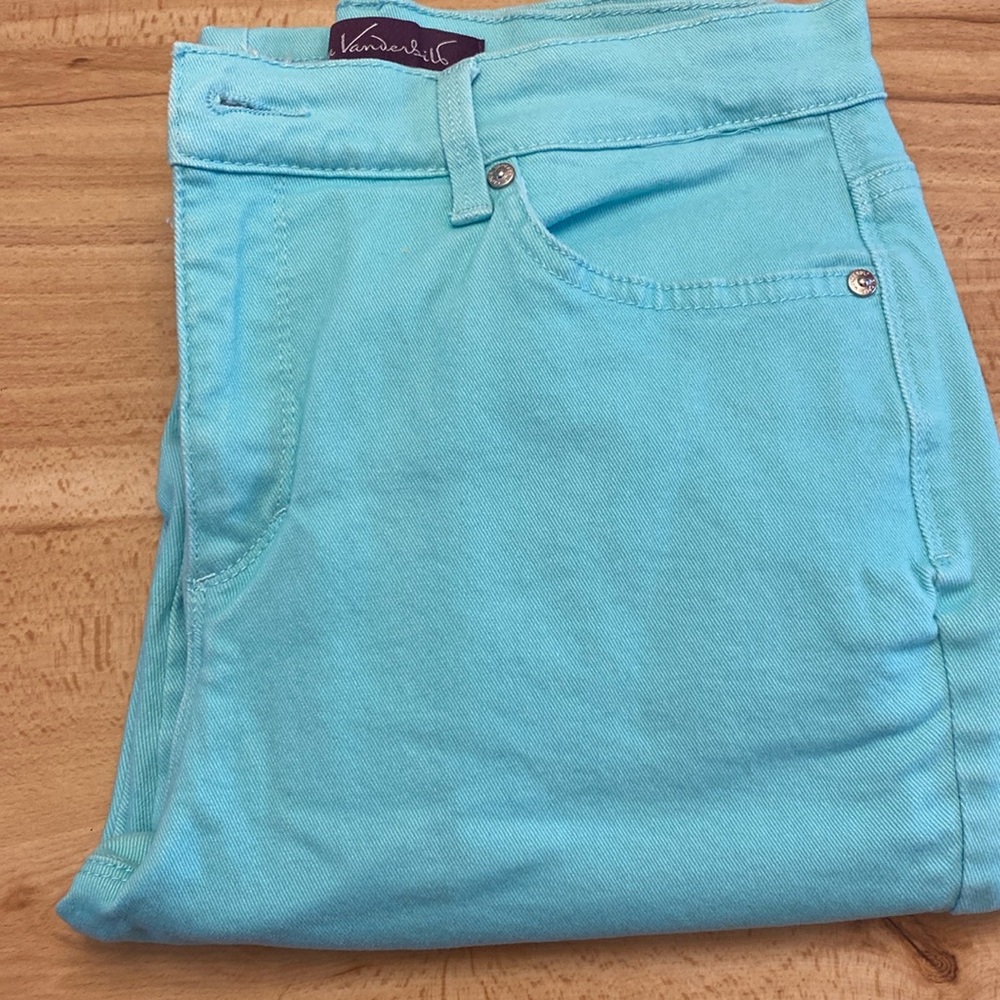 GV Amanda Women’s Jeans - Size 8 Short